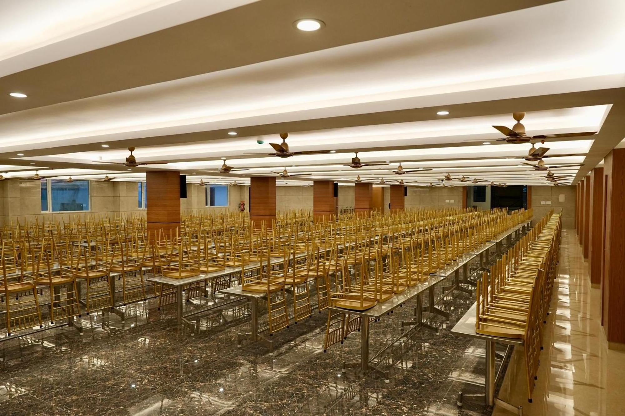 Le Royale Palace Karaikal Esterno foto