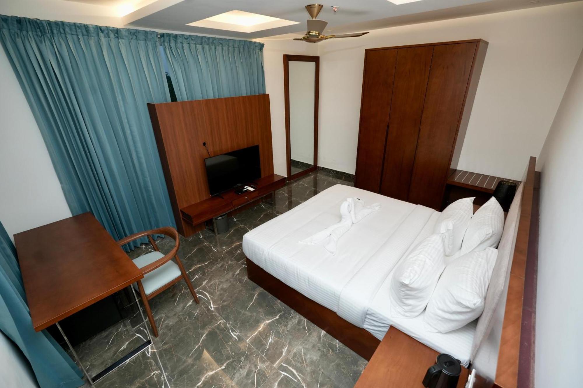 Le Royale Palace Karaikal Esterno foto