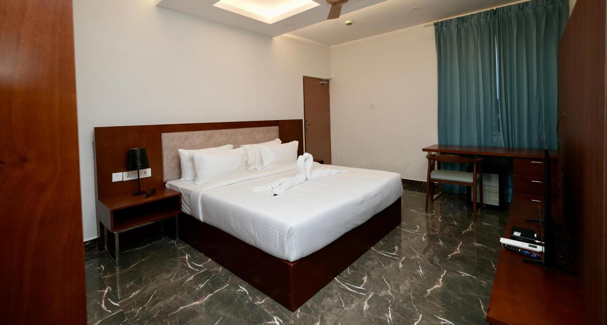 Le Royale Palace Karaikal Esterno foto