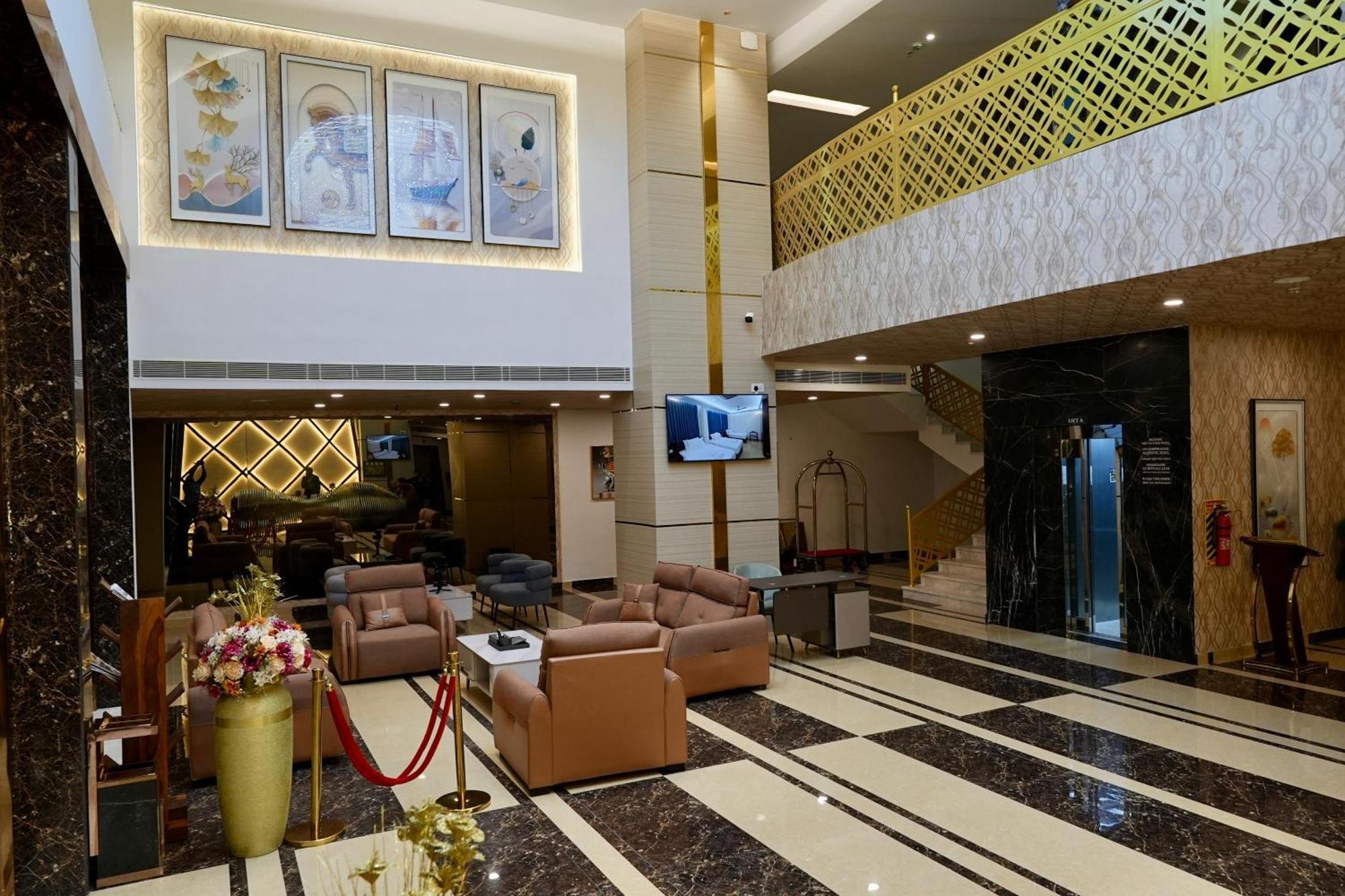 Le Royale Palace Karaikal Esterno foto